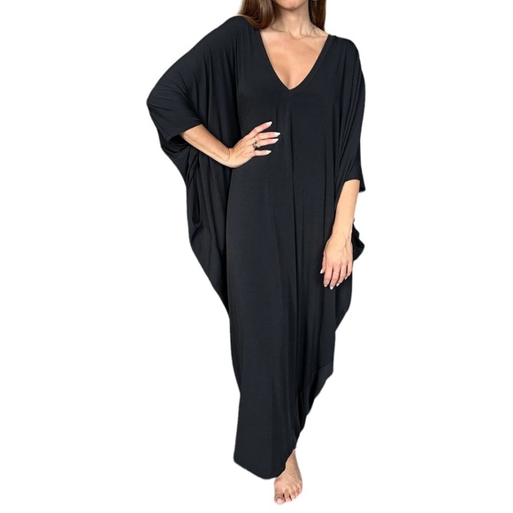 Evan Biddell essential Undress - Picture 2 of 2